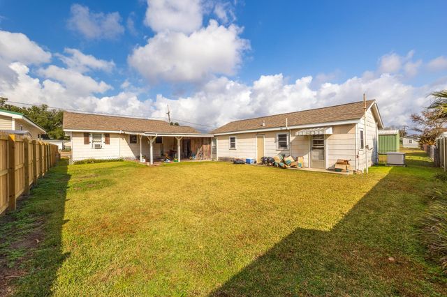 133 Catherine St, Lockport, LA 70374