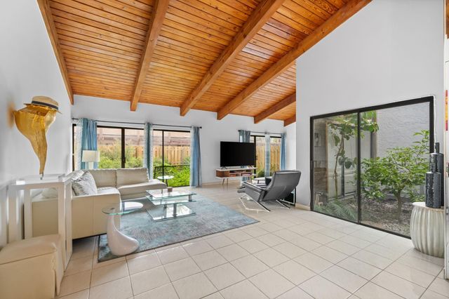 2679 S Parkview Dr 2679, Hallandale Beach, FL 33009