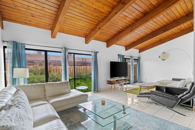 2679 S Parkview Dr 2679, Hallandale Beach, FL 33009