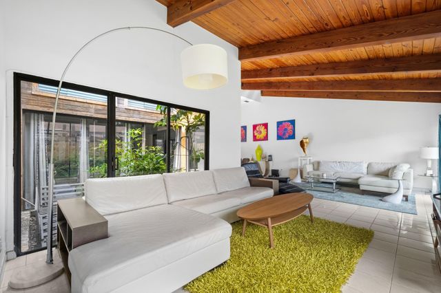 2679 S Parkview Dr 2679, Hallandale Beach, FL 33009