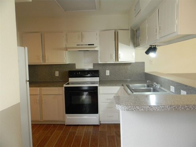 9200 West Bellfort Street 48, Houston, TX 77031