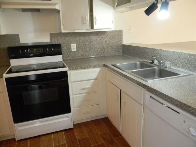 9200 West Bellfort Street 48, Houston, TX 77031