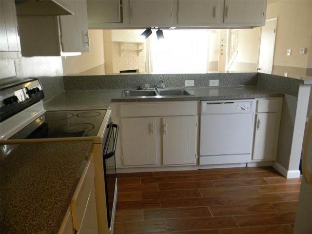9200 West Bellfort Street 48, Houston, TX 77031