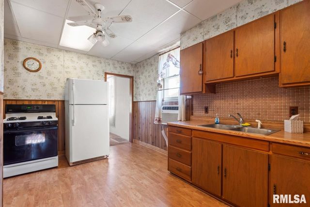 1010 E MONETA Avenue, Peoria Heights, IL 61616