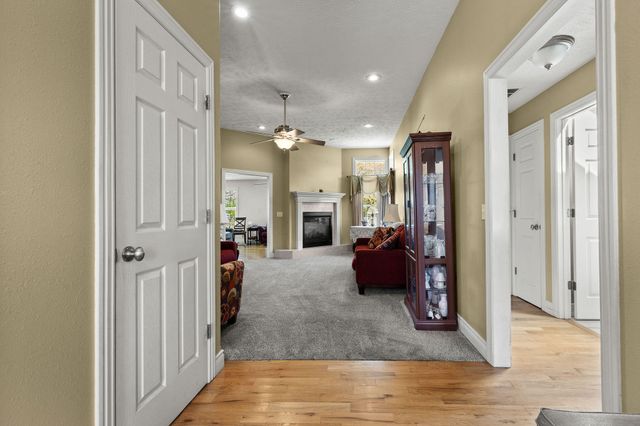 621 W Meadowgate Drive, Springfield, MO 65803