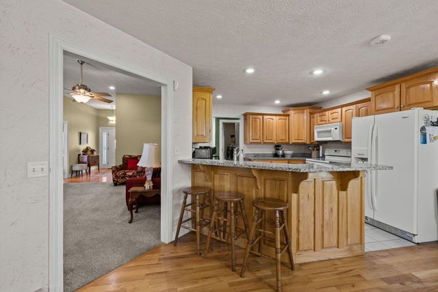 621 W Meadowgate Drive, Springfield, MO 65803