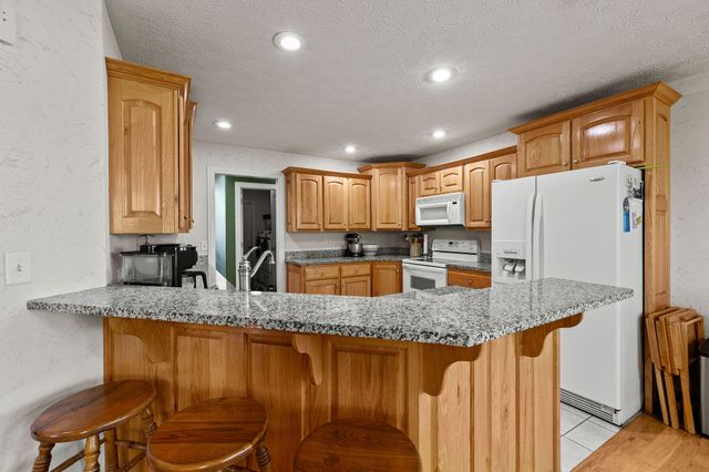 621 W Meadowgate Drive, Springfield, MO 65803