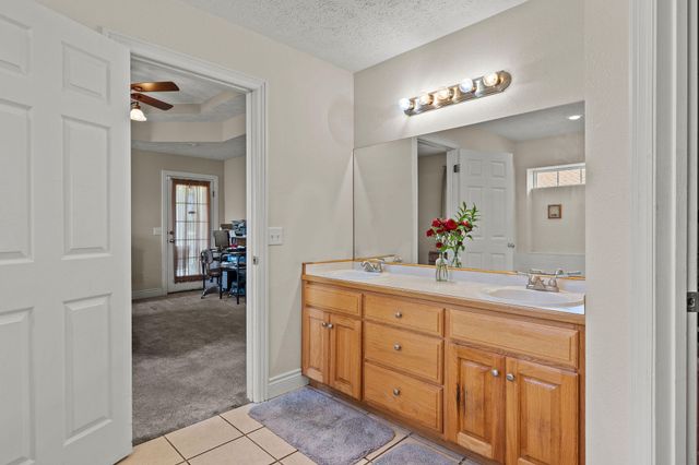 621 W Meadowgate Drive, Springfield, MO 65803