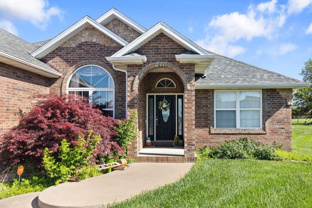 621 W Meadowgate Drive, Springfield, MO 65803