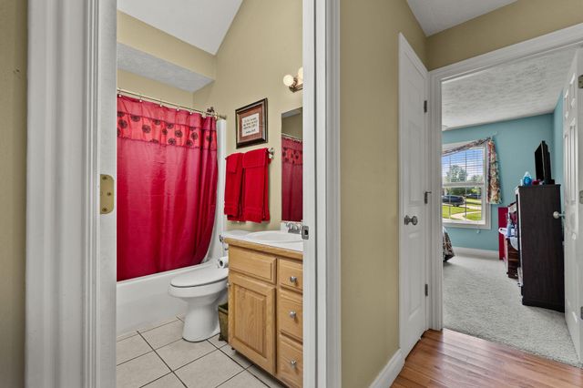 621 W Meadowgate Drive, Springfield, MO 65803