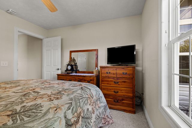 621 W Meadowgate Drive, Springfield, MO 65803