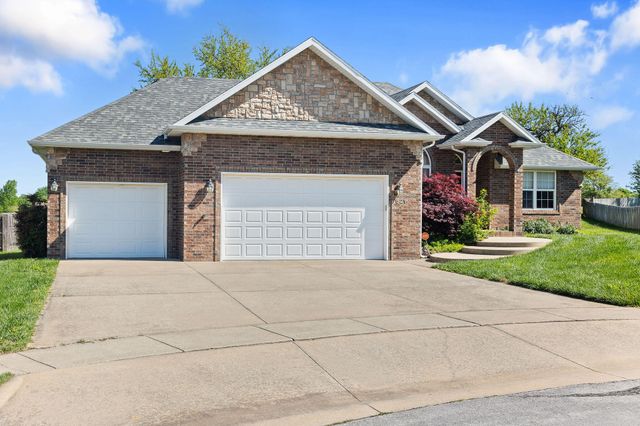 621 W Meadowgate Drive, Springfield, MO 65803