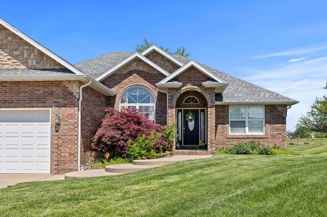 621 W Meadowgate Drive, Springfield, MO 65803