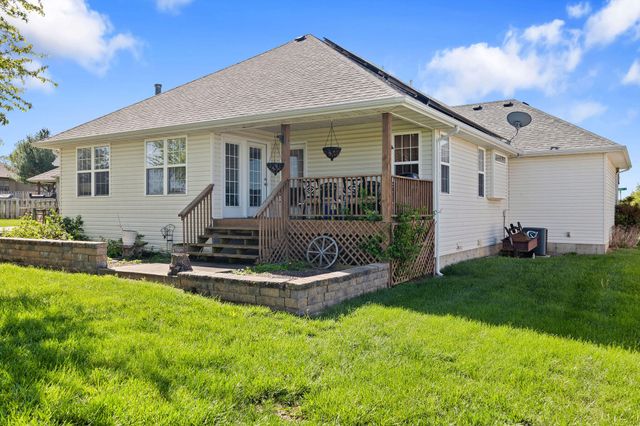 621 W Meadowgate Drive, Springfield, MO 65803