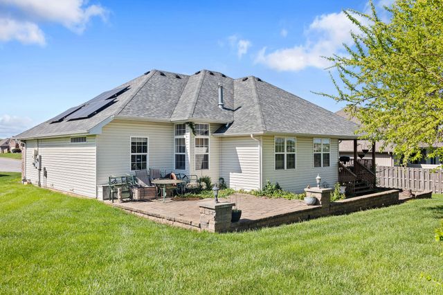 621 W Meadowgate Drive, Springfield, MO 65803