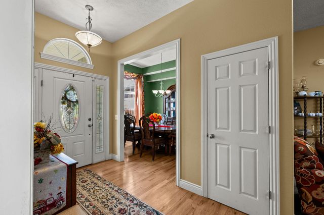621 W Meadowgate Drive, Springfield, MO 65803