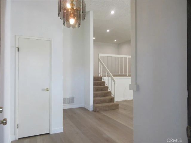 8865 Independence Avenue 26, Canoga Park, CA 91304