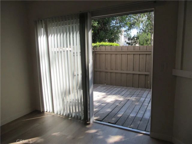 8865 Independence Avenue 26, Canoga Park, CA 91304