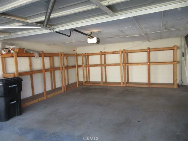 8865 Independence Avenue 26, Canoga Park, CA 91304