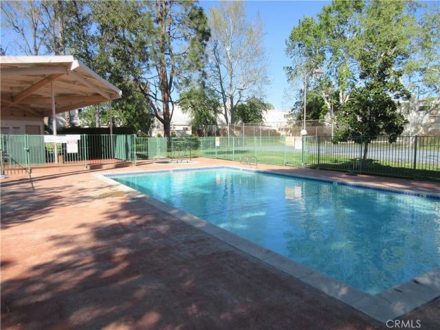 8865 Independence Avenue 26, Canoga Park, CA 91304