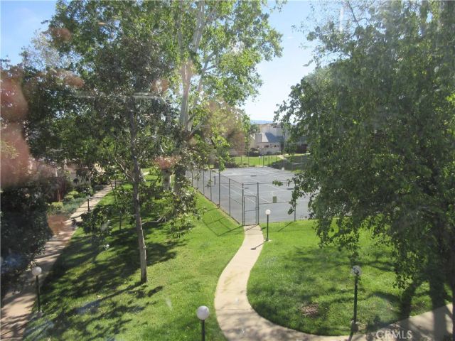 8865 Independence Avenue 26, Canoga Park, CA 91304