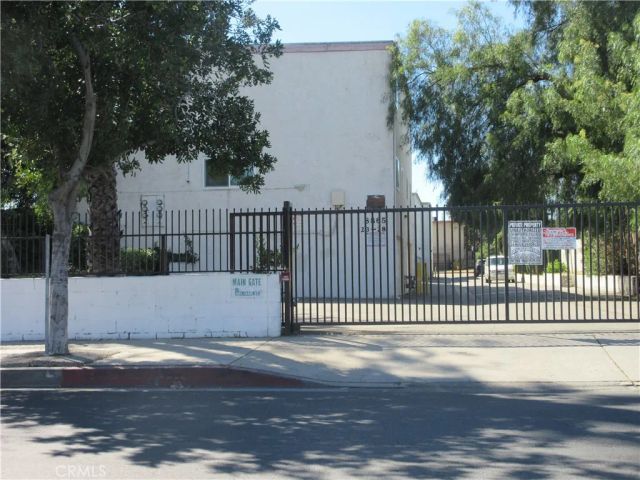 8865 Independence Avenue 26, Canoga Park, CA 91304