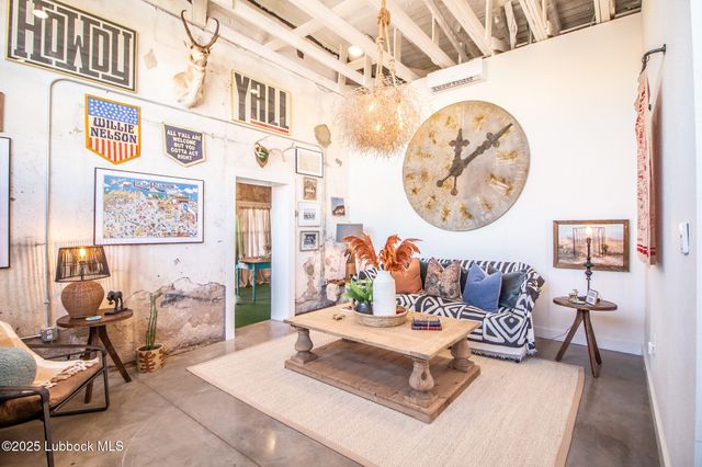 902 Buddy Holly Avenue, Lubbock, TX 79401