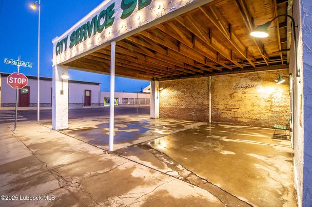 902 Buddy Holly Avenue, Lubbock, TX 79401