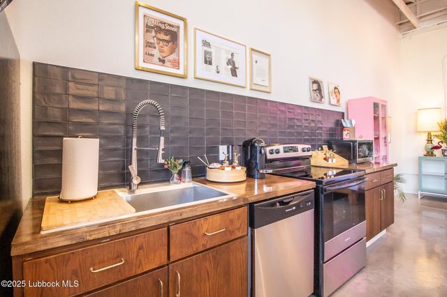 902 Buddy Holly Avenue, Lubbock, TX 79401