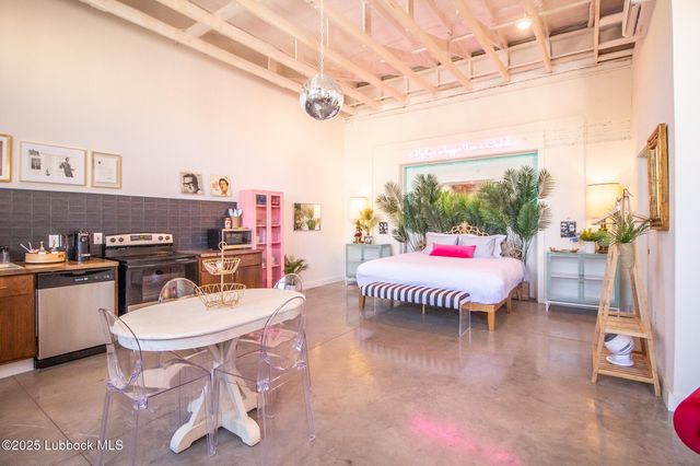 902 Buddy Holly Avenue, Lubbock, TX 79401