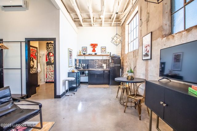 902 Buddy Holly Avenue, Lubbock, TX 79401