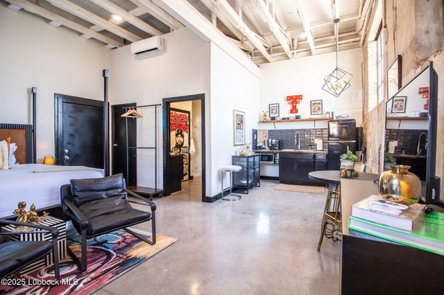 902 Buddy Holly Avenue, Lubbock, TX 79401