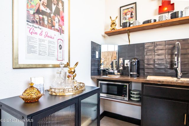 902 Buddy Holly Avenue, Lubbock, TX 79401