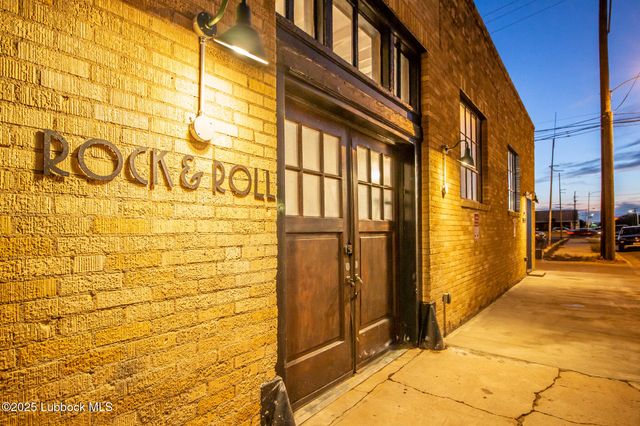 902 Buddy Holly Avenue, Lubbock, TX 79401