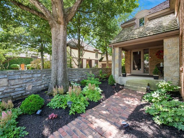 8475 Gullane Court, Dublin, OH 43017