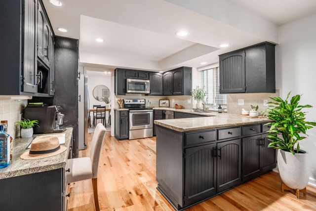8475 Gullane Court, Dublin, OH 43017