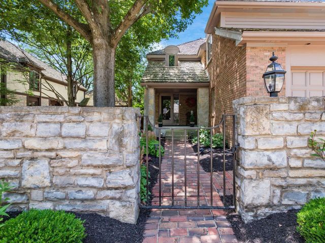 8475 Gullane Court, Dublin, OH 43017
