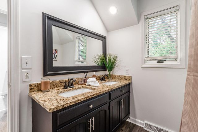 8475 Gullane Court, Dublin, OH 43017