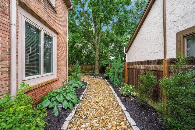 8475 Gullane Court, Dublin, OH 43017
