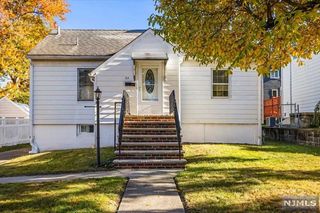 32 Cooper Avenue, Roseland, NJ 07068