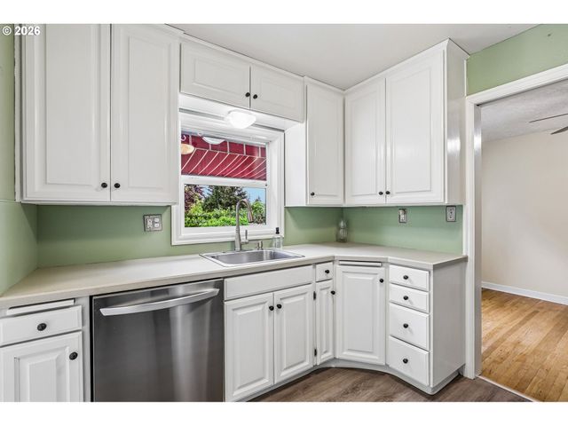 2340 Ne 60TH Ave, Portland, OR 97213