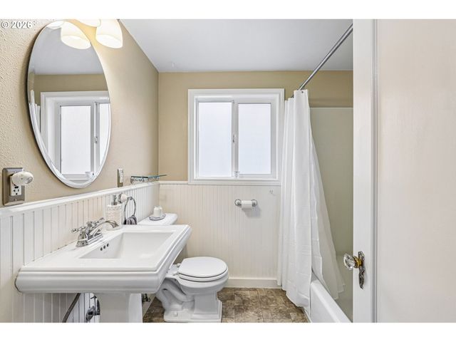 2340 Ne 60TH Ave, Portland, OR 97213