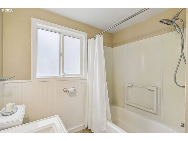 2340 Ne 60TH Ave, Portland, OR 97213