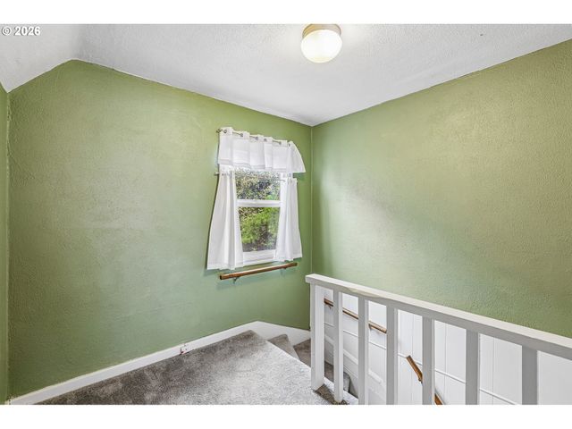 2340 Ne 60TH Ave, Portland, OR 97213