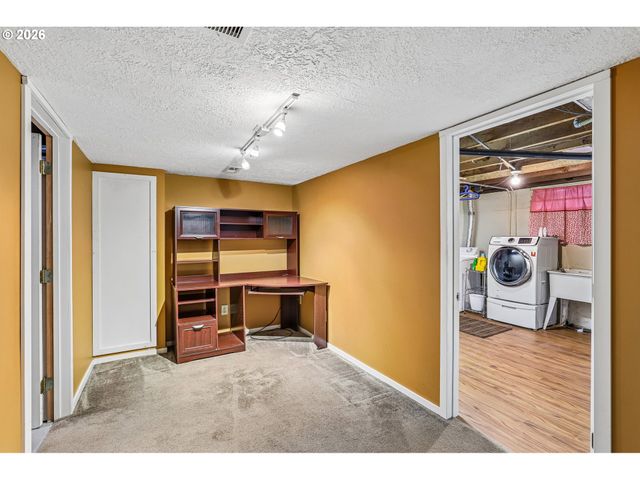 2340 Ne 60TH Ave, Portland, OR 97213