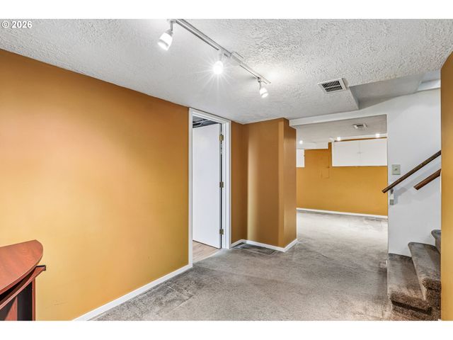 2340 Ne 60TH Ave, Portland, OR 97213