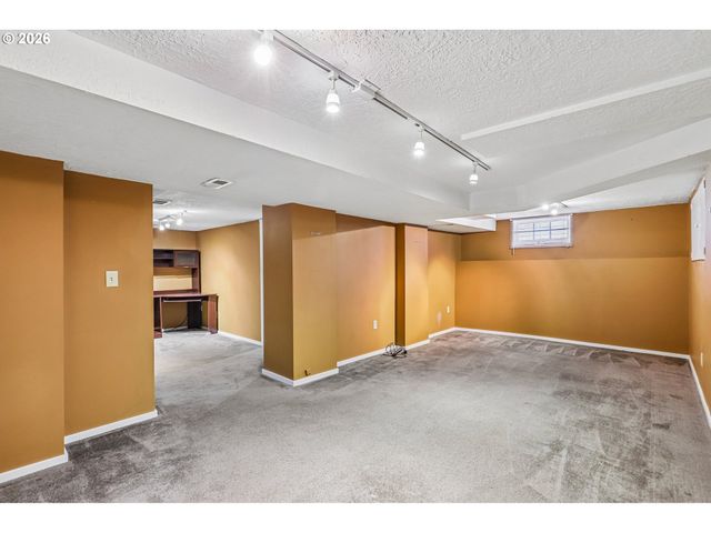 2340 Ne 60TH Ave, Portland, OR 97213