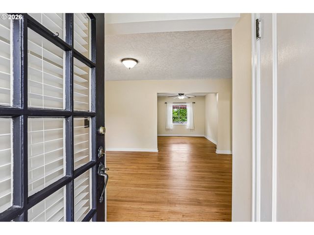 2340 Ne 60TH Ave, Portland, OR 97213