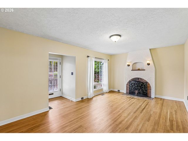 2340 Ne 60TH Ave, Portland, OR 97213