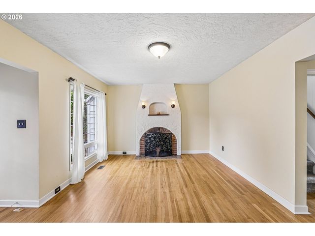 2340 Ne 60TH Ave, Portland, OR 97213